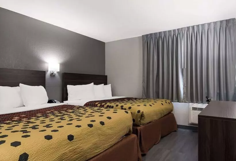 هتل Econo Lodge Portage