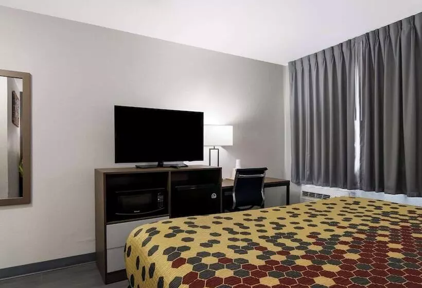 هتل Econo Lodge Portage