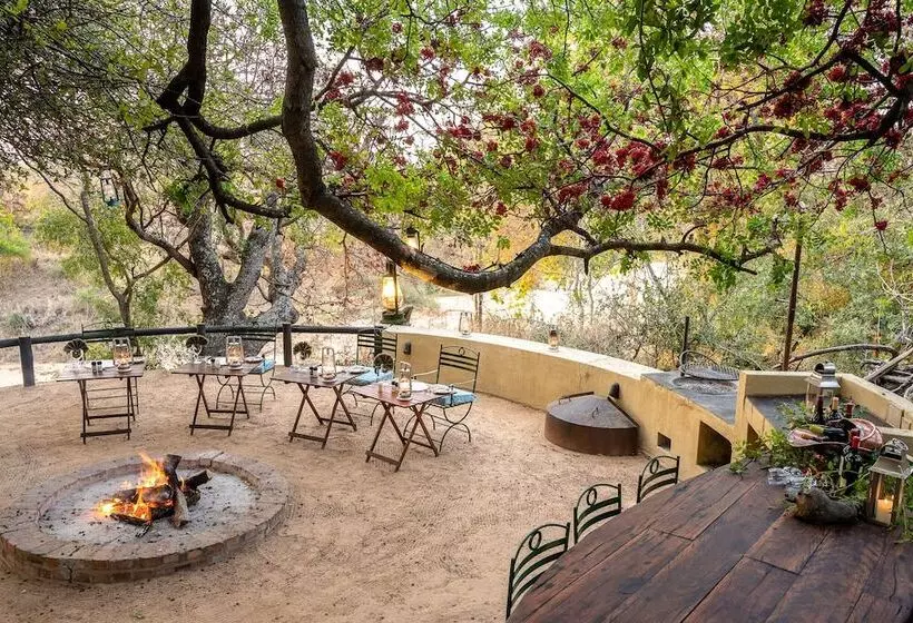 Hotelli Shimungwe Lodge