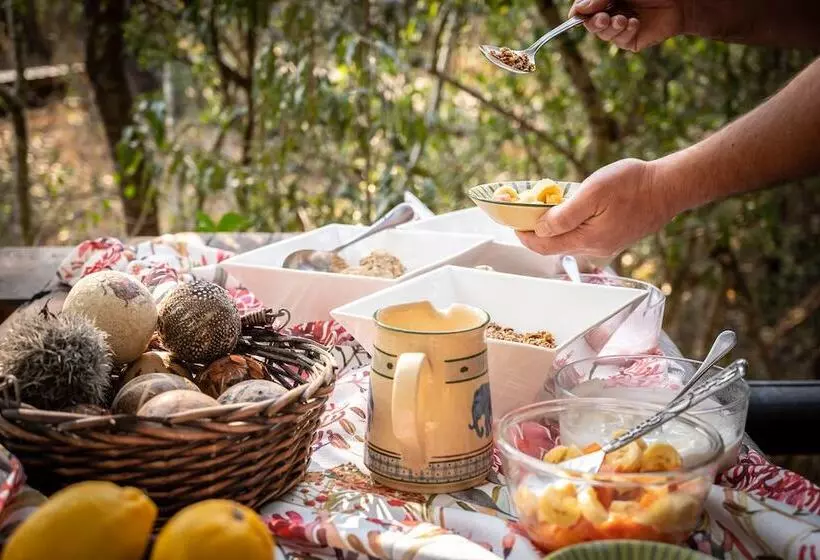 Hotelli Shimungwe Lodge