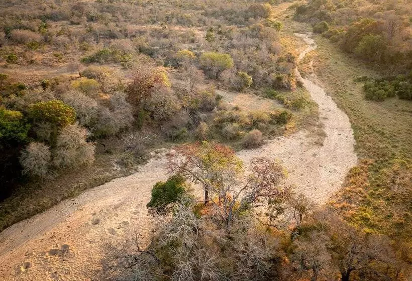 Hotelli Shimungwe Lodge