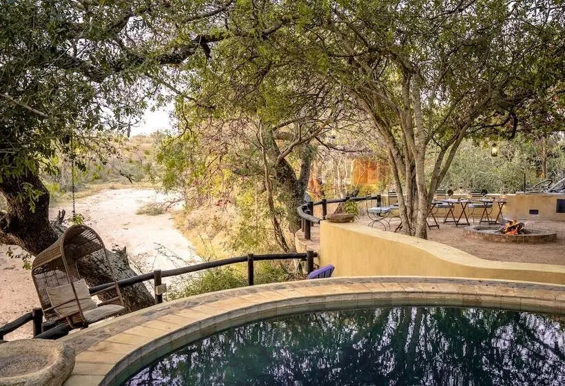 Hotelli Shimungwe Lodge