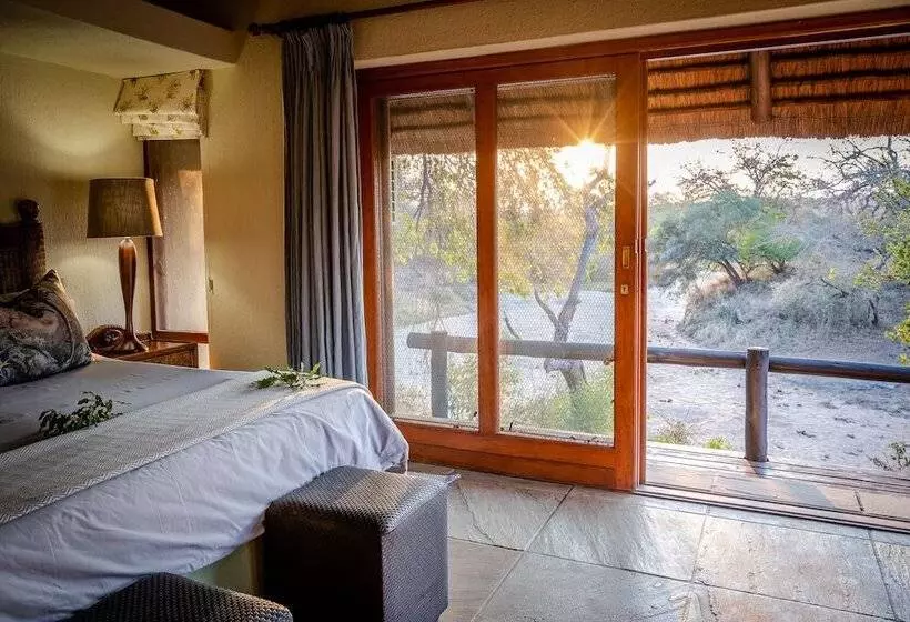 Hotelli Shimungwe Lodge