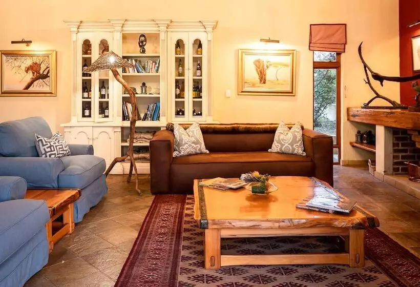 Hotelli Shimungwe Lodge