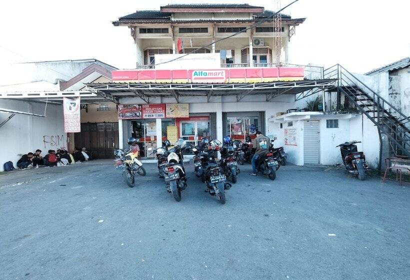 בית מלון כפרי Spot On 92068 Pudja Kesuma Homestay Syariah Yogyakarta