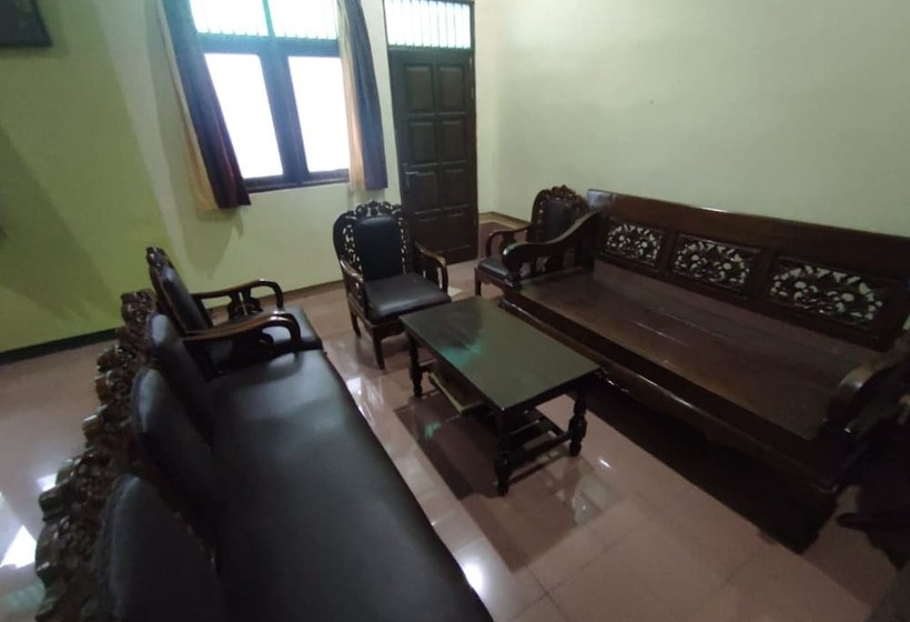 בית מלון כפרי Spot On 92068 Pudja Kesuma Homestay Syariah Yogyakarta