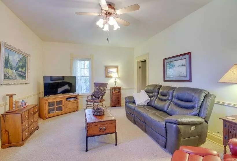 Large Family Home W/ View, 1 Mi To Red Lodge Ski!