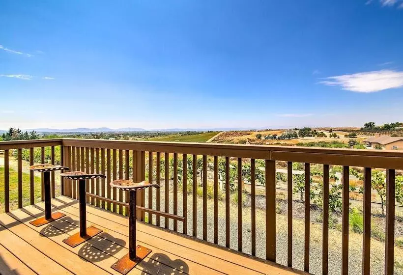 Luxe Wine Country Estate W/ Orchard Facing Balcony