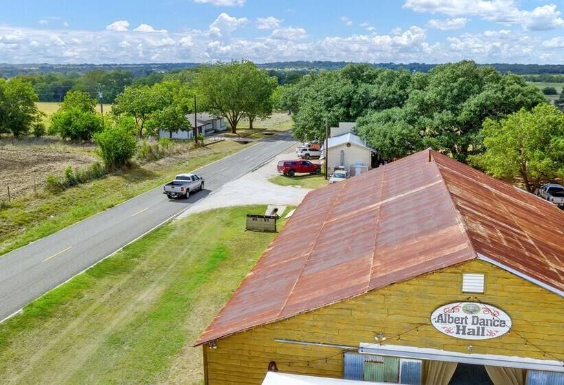 Luxury Cabin Right Across From Albert Dance Hall!