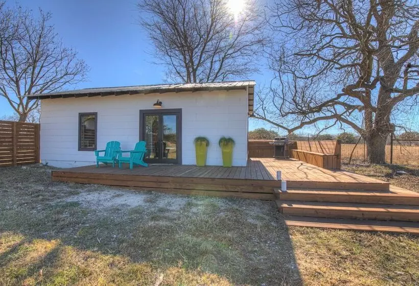 Luxury Cabin Right Across From Albert Dance Hall!