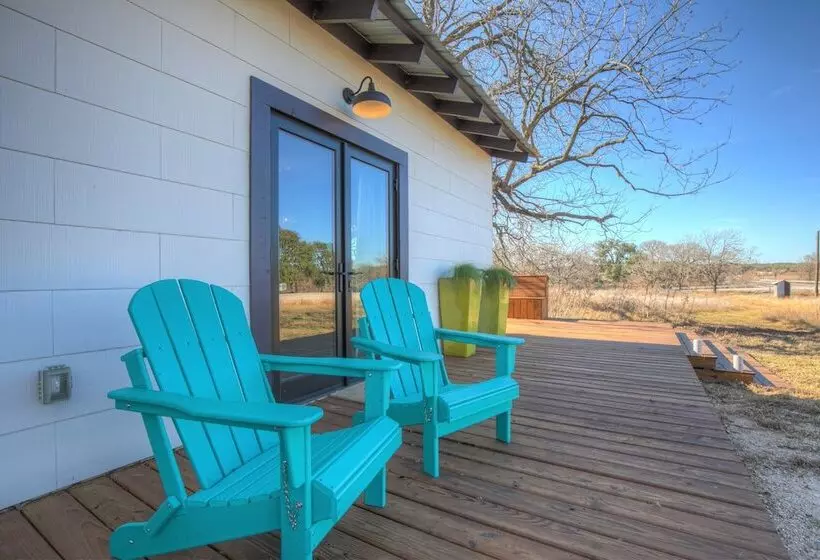 Luxury Cabin Right Across From Albert Dance Hall!