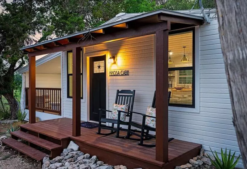 Luxury Cottage With Hill Country Views   Private Deck