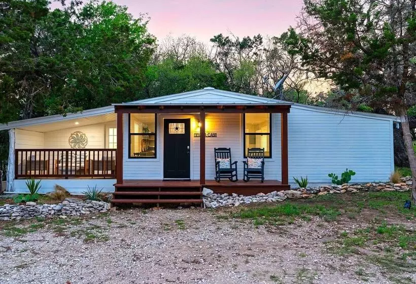 Luxury Cottage With Hill Country Views   Private Deck