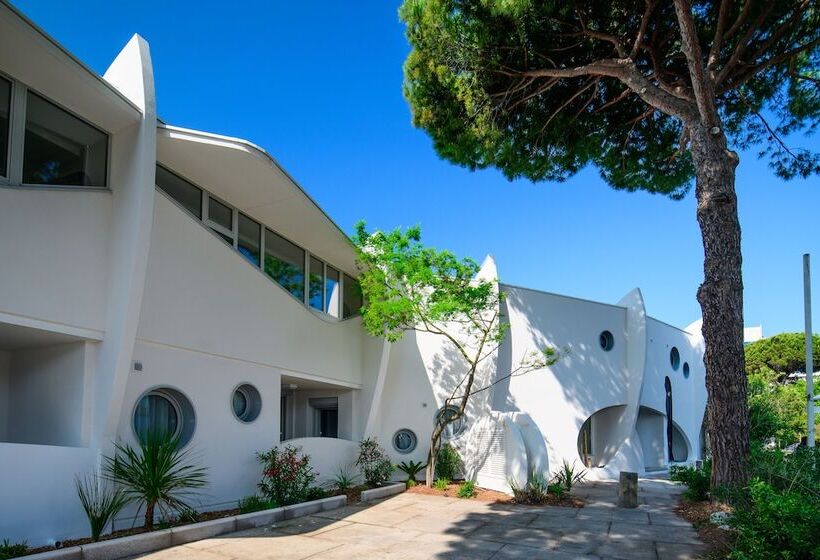 Резиденция My Hôtel Résidences   La Grande Motte