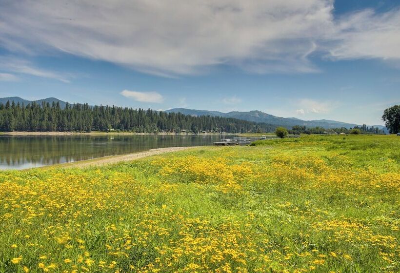 Newport Riverfront Home W/ Deck + Fire Pit!