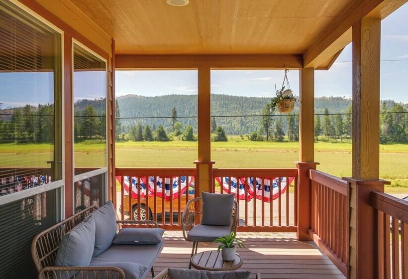 Newport Riverfront Home W/ Deck + Fire Pit!