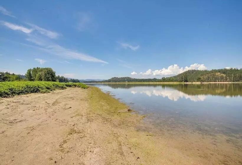 Newport Riverfront Home W/ Deck + Fire Pit!