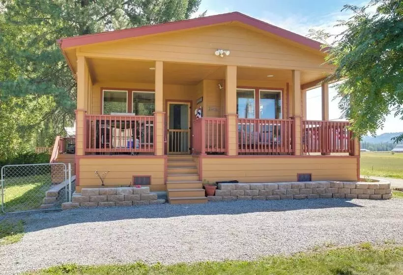 Newport Riverfront Home W/ Deck + Fire Pit!