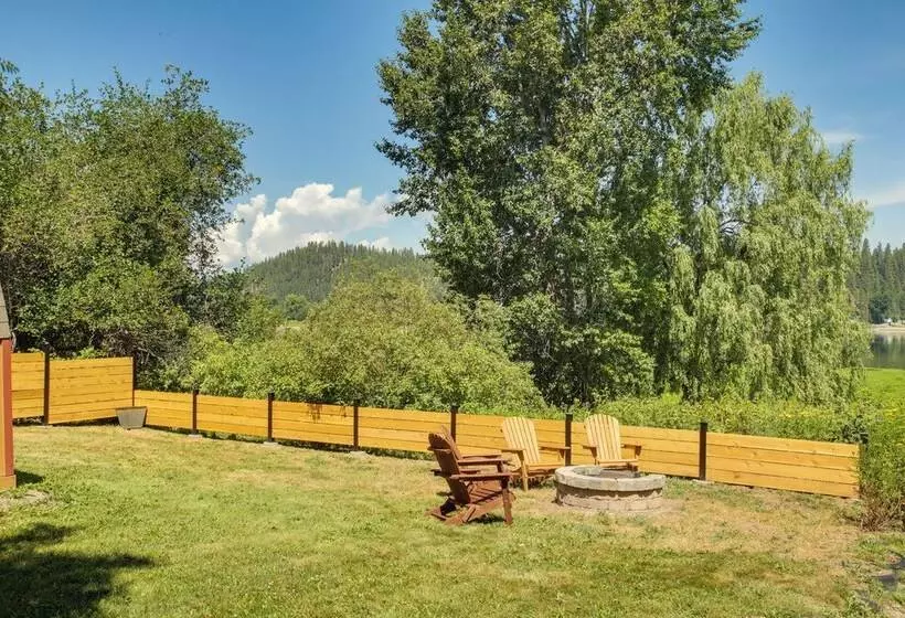 Newport Riverfront Home W/ Deck + Fire Pit!