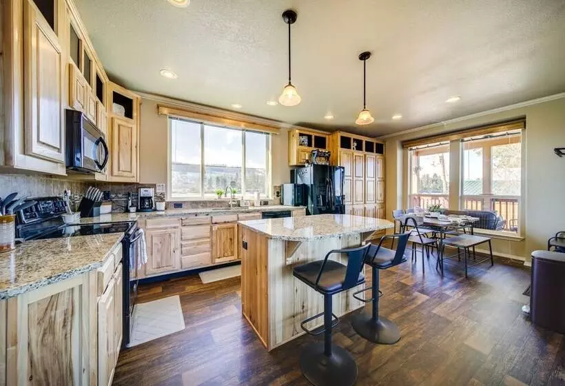 Newport Riverfront Home W/ Deck + Fire Pit!