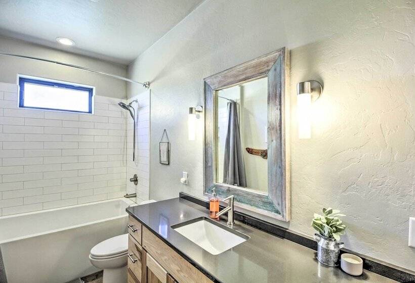 Pastoral Elgin Escape W/ Covered Patio & Grill!