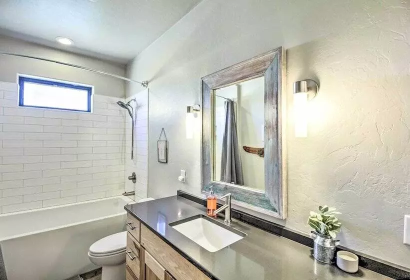 Pastoral Elgin Escape W/ Covered Patio & Grill!