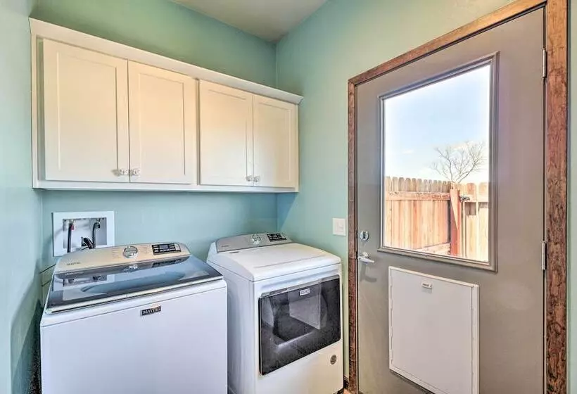 Pastoral Elgin Escape W/ Covered Patio & Grill!