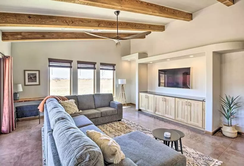 Pastoral Elgin Escape W/ Covered Patio & Grill!