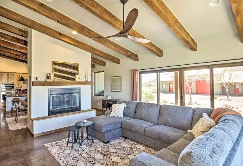 Pastoral Elgin Escape W/ Covered Patio & Grill!