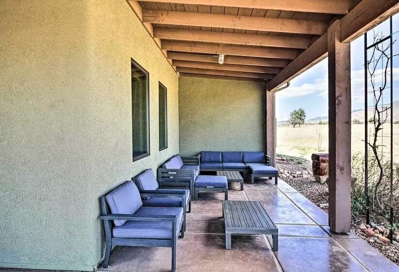 Pastoral Elgin Escape W/ Covered Patio & Grill!