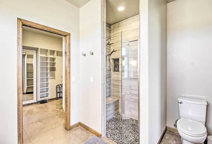 Pastoral Elgin Escape W/ Covered Patio & Grill!