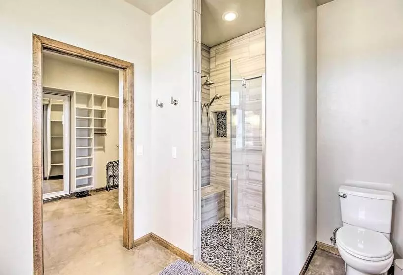 Pastoral Elgin Escape W/ Covered Patio & Grill!