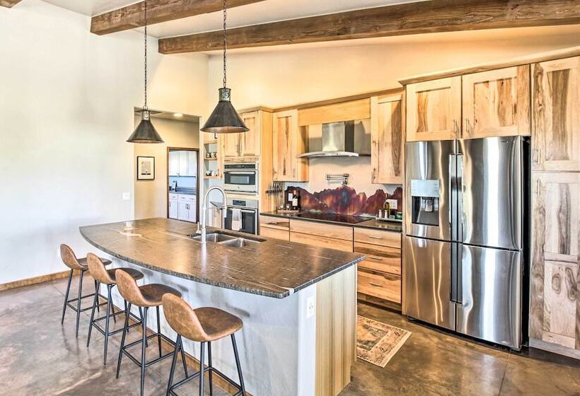 Pastoral Elgin Escape W/ Covered Patio & Grill!