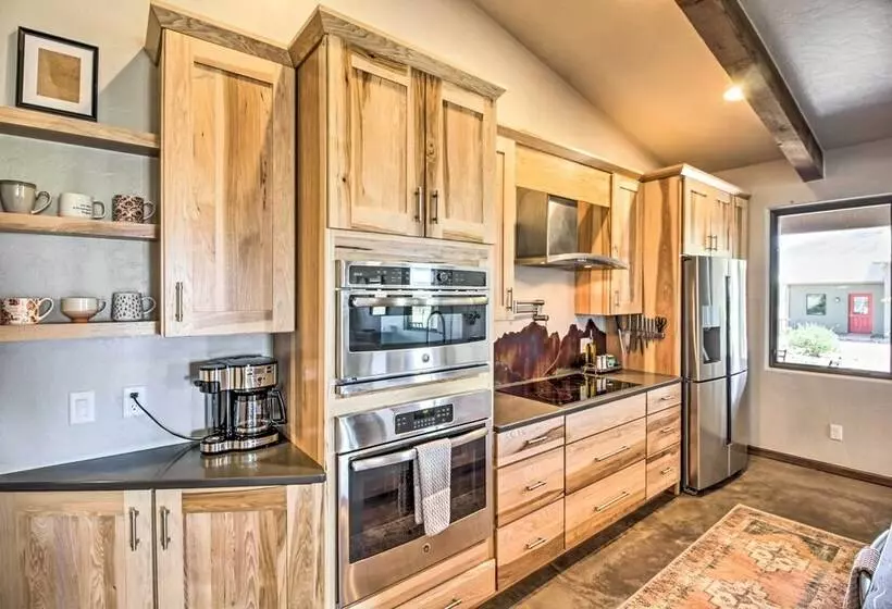 Pastoral Elgin Escape W/ Covered Patio & Grill!