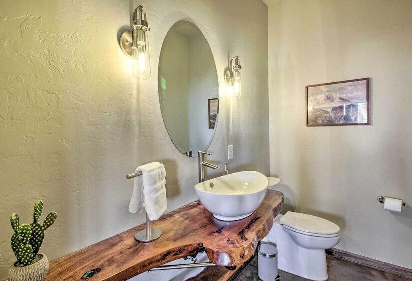 Pastoral Elgin Escape W/ Covered Patio & Grill!