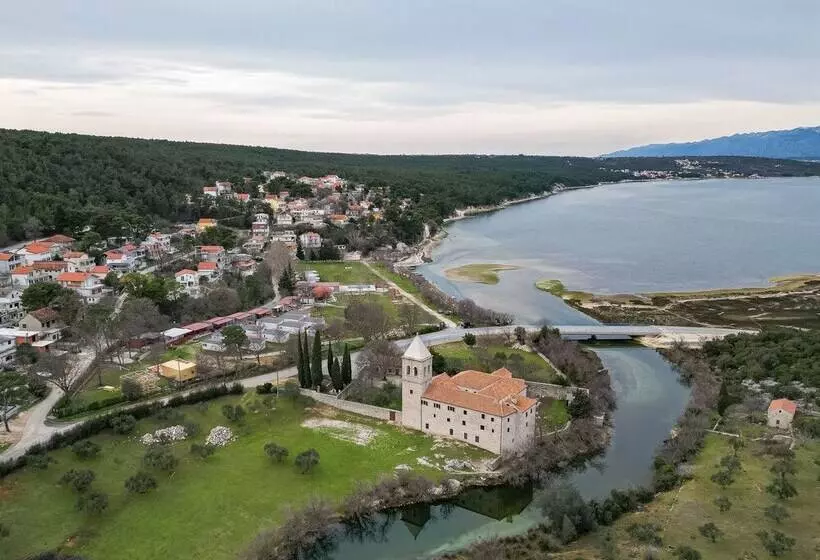 Majatalo Mobile Homes In Kamp Karin