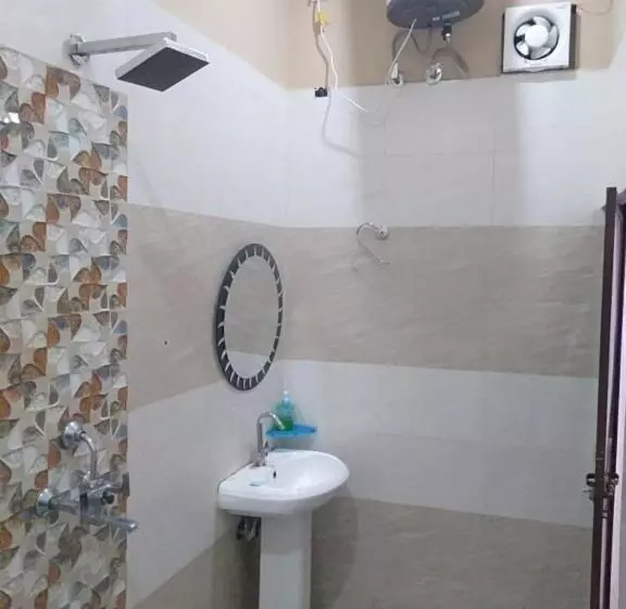 ホテル Grg H R Guest House Varanasi Near Dashashwamedh Ghat