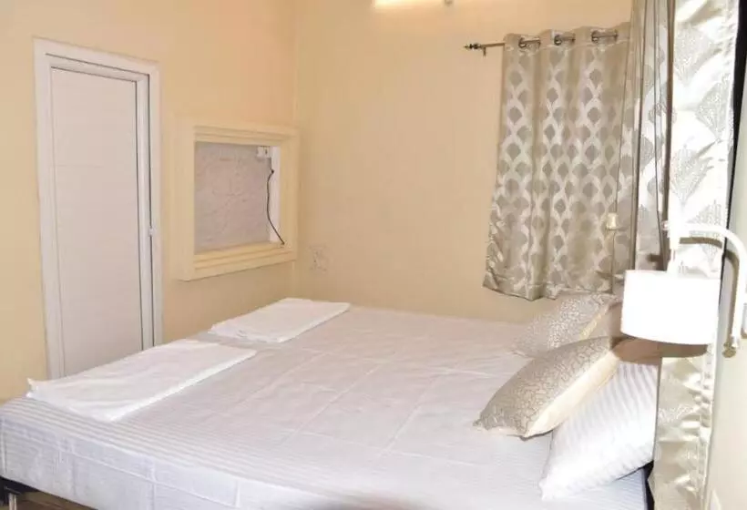 ホテル Grg H R Guest House Varanasi Near Dashashwamedh Ghat