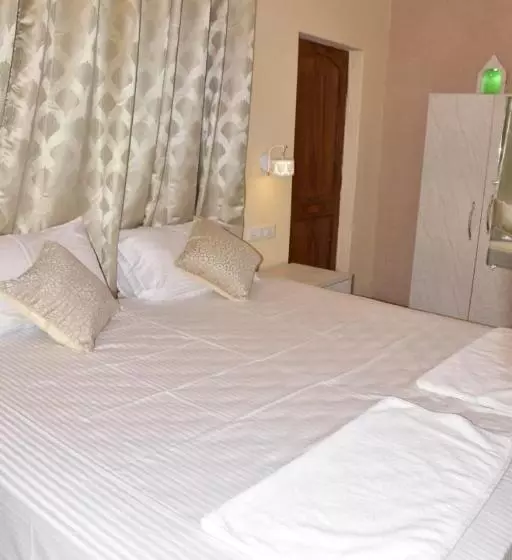 ホテル Grg H R Guest House Varanasi Near Dashashwamedh Ghat