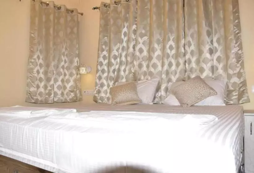 ホテル Grg H R Guest House Varanasi Near Dashashwamedh Ghat
