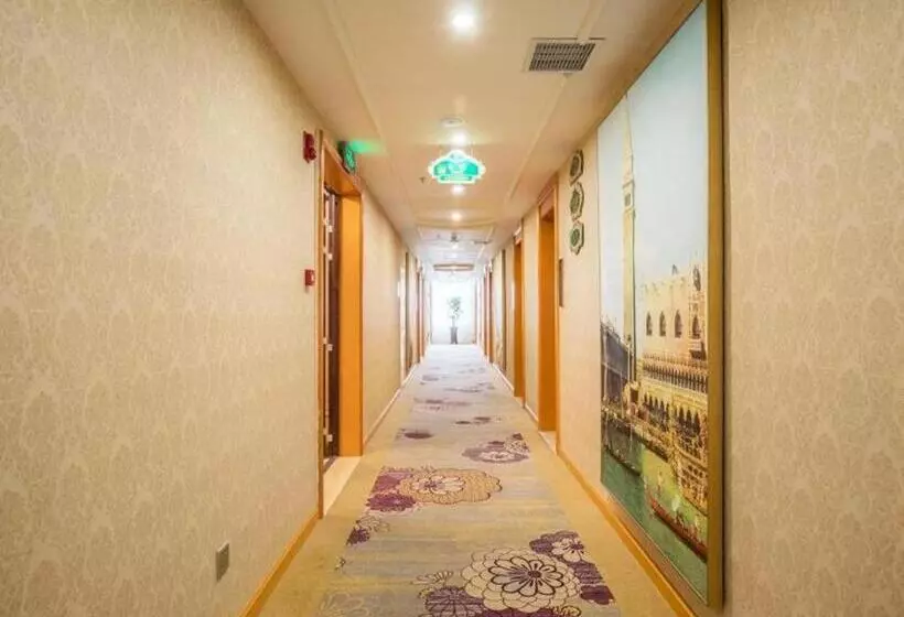 Vienna Hotel Qinghai Xining Deling Halu City East Wanda Plaza