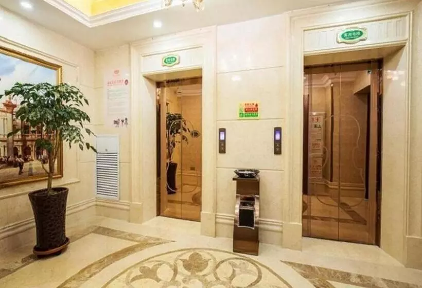 Vienna Hotel Qinghai Xining Deling Halu City East Wanda Plaza