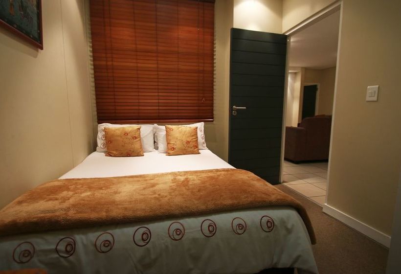 1109 The Decks At 67 Long Street