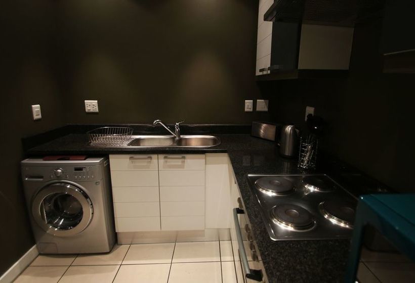 1109 The Decks At 67 Long Street