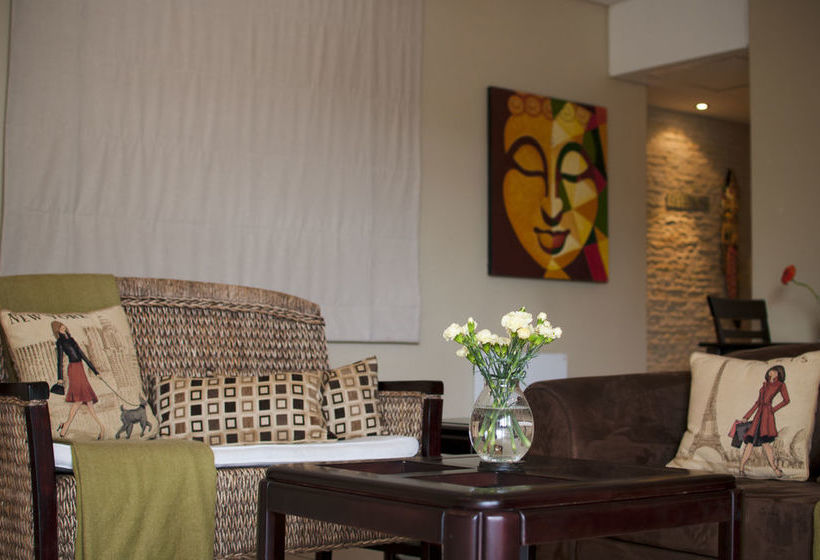 1109 The Decks At 67 Long Street