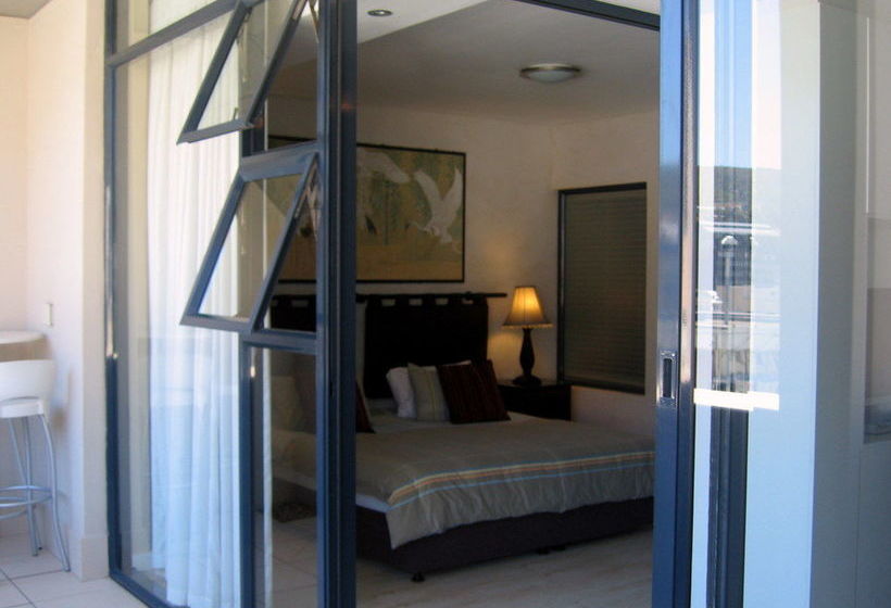 1109 The Decks At 67 Long Street