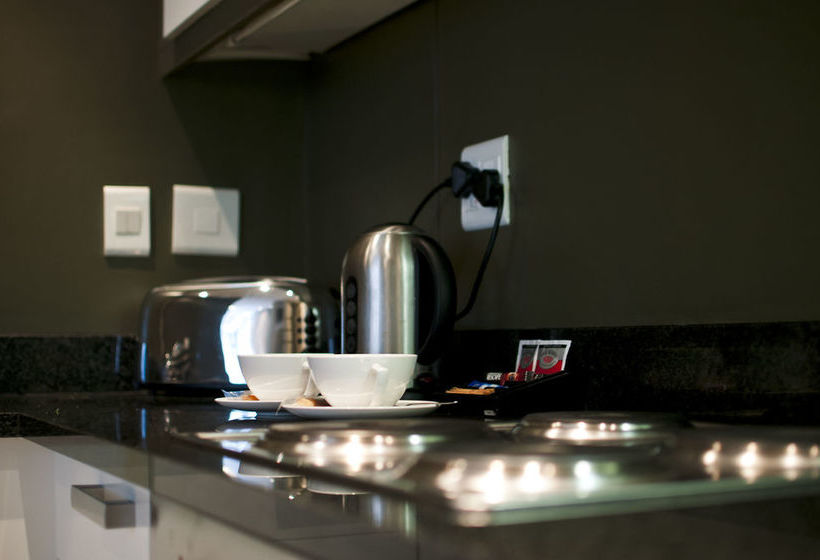 1109 The Decks At 67 Long Street