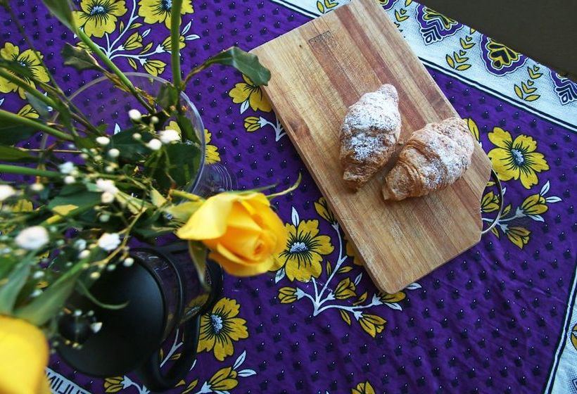 1109 The Decks At 67 Long Street