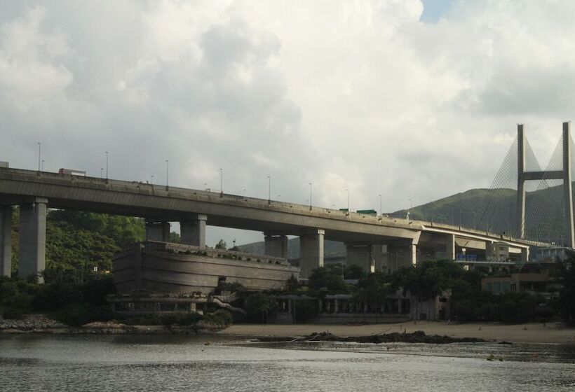 Hostel Noah’s Ark Hotel & Resort