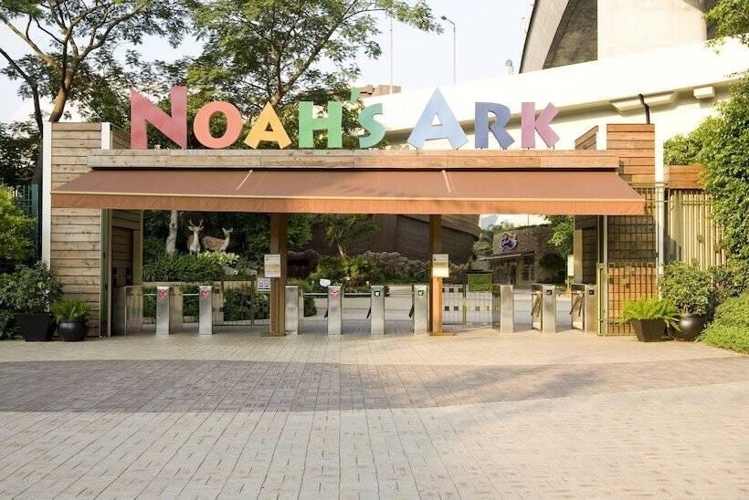 Hostel Noah’s Ark Hotel & Resort